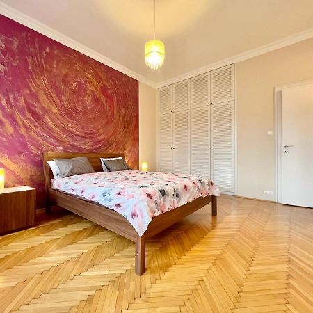 Exclusive Colourful Flat In The City ブダペスト エクステリア 写真