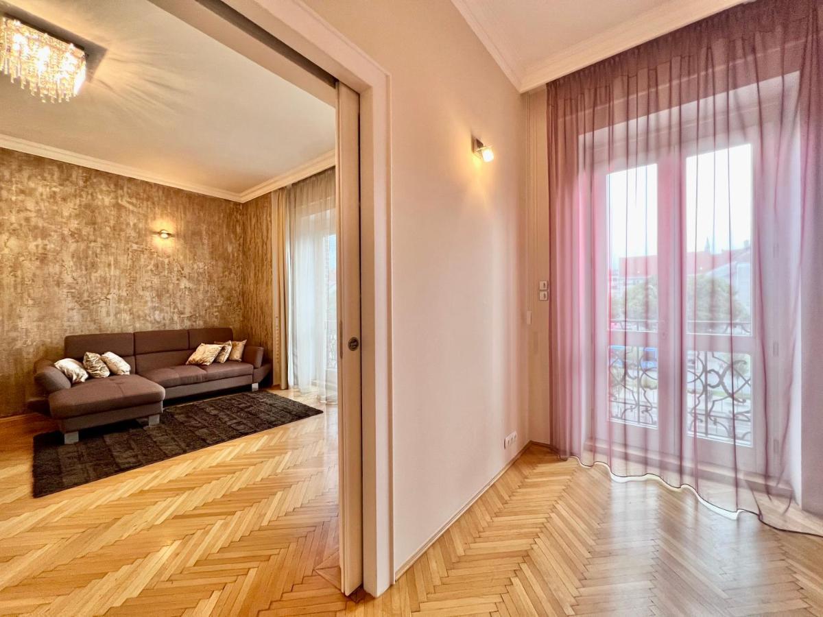 Exclusive Colourful Flat In The City ブダペスト エクステリア 写真