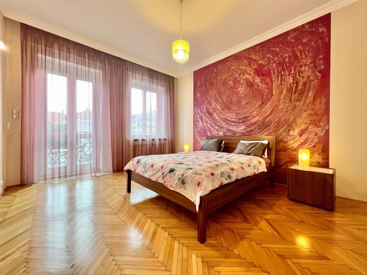 Exclusive Colourful Flat In The City ブダペスト エクステリア 写真