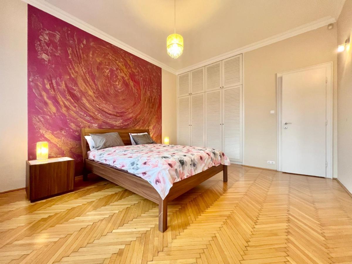 Exclusive Colourful Flat In The City ブダペスト エクステリア 写真